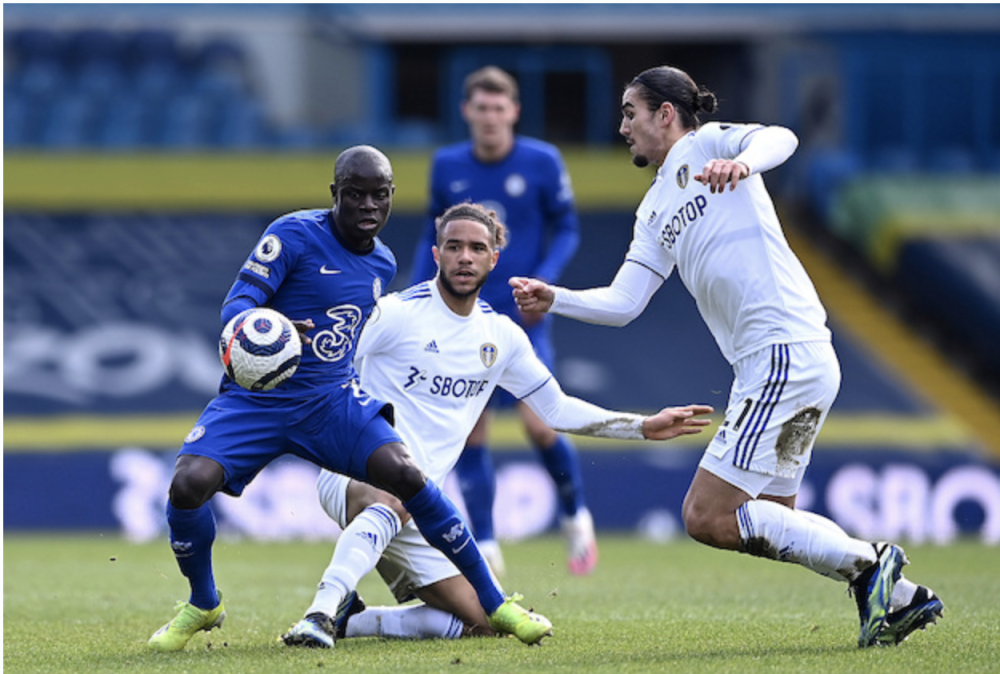  汉堡德比战火花四溅，激烈对抗演绎足球激情