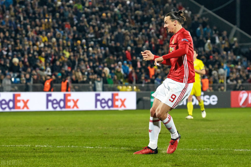  国米新援梅开二度助球队客场力克博洛尼亚队